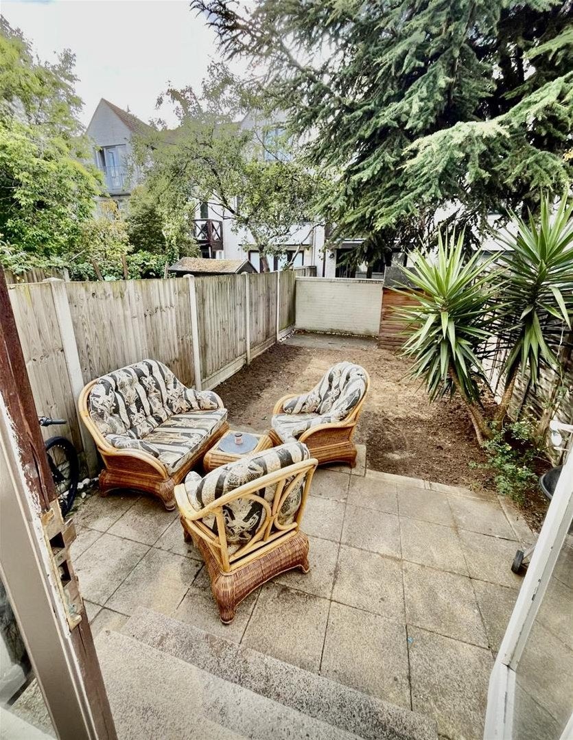 House Pointers Close in Greater London