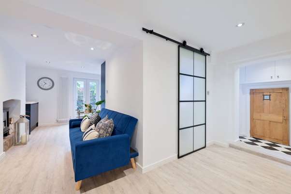 Flat Clarence Road in Windsor