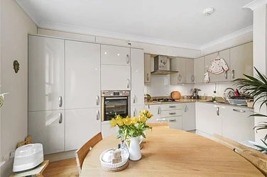 Flat Worple Road Mews in Greater London
