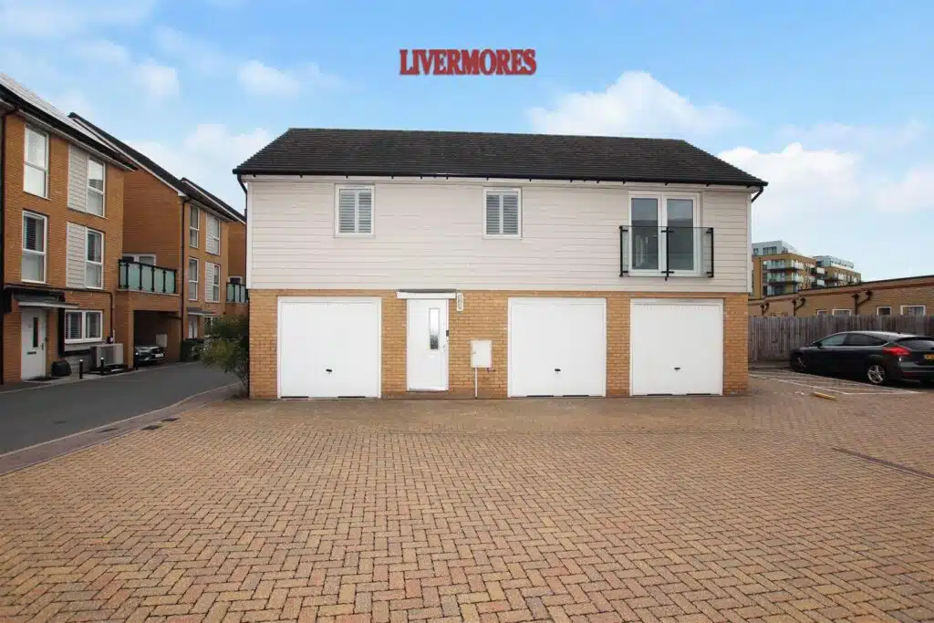 House Foster Drive in Dartford