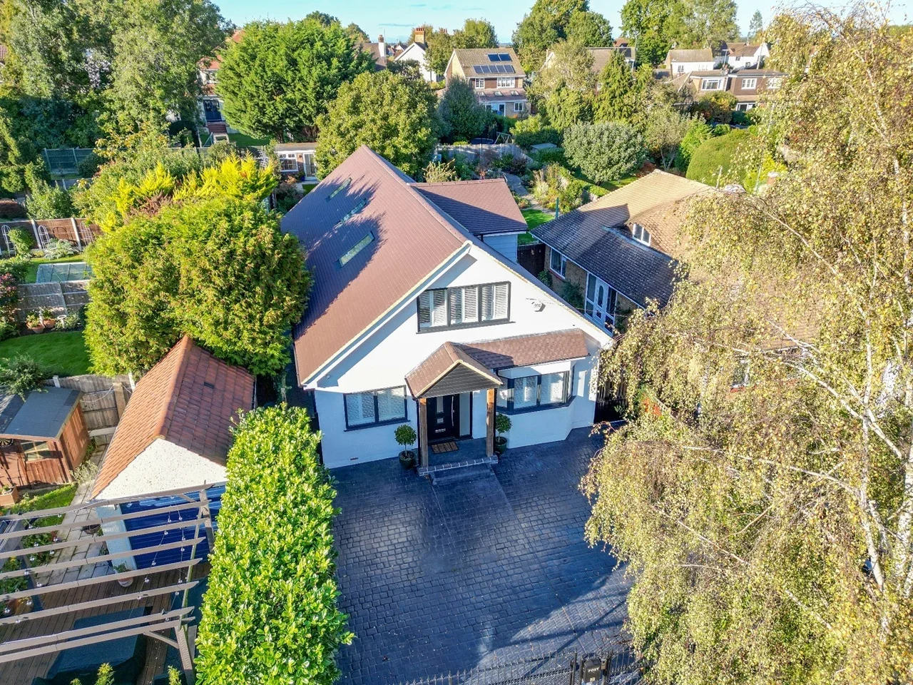 House Margaret Avenue in Brentwood