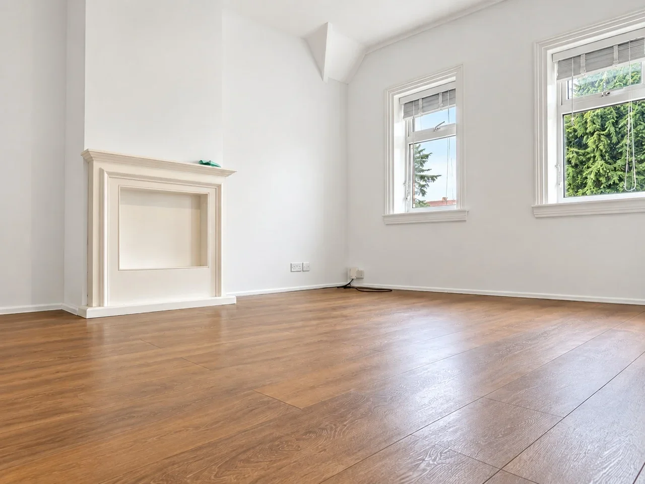 Flat Grafton Road in Greater London