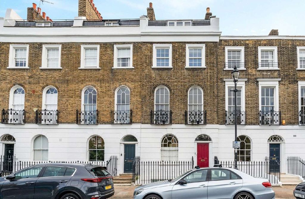 Flat Gibson Square in Greater London