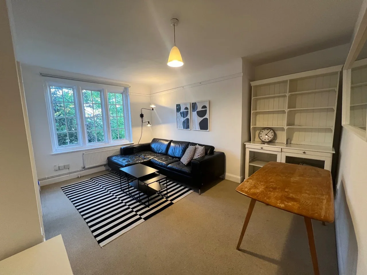 Flat Mortimer Crescent in Greater London