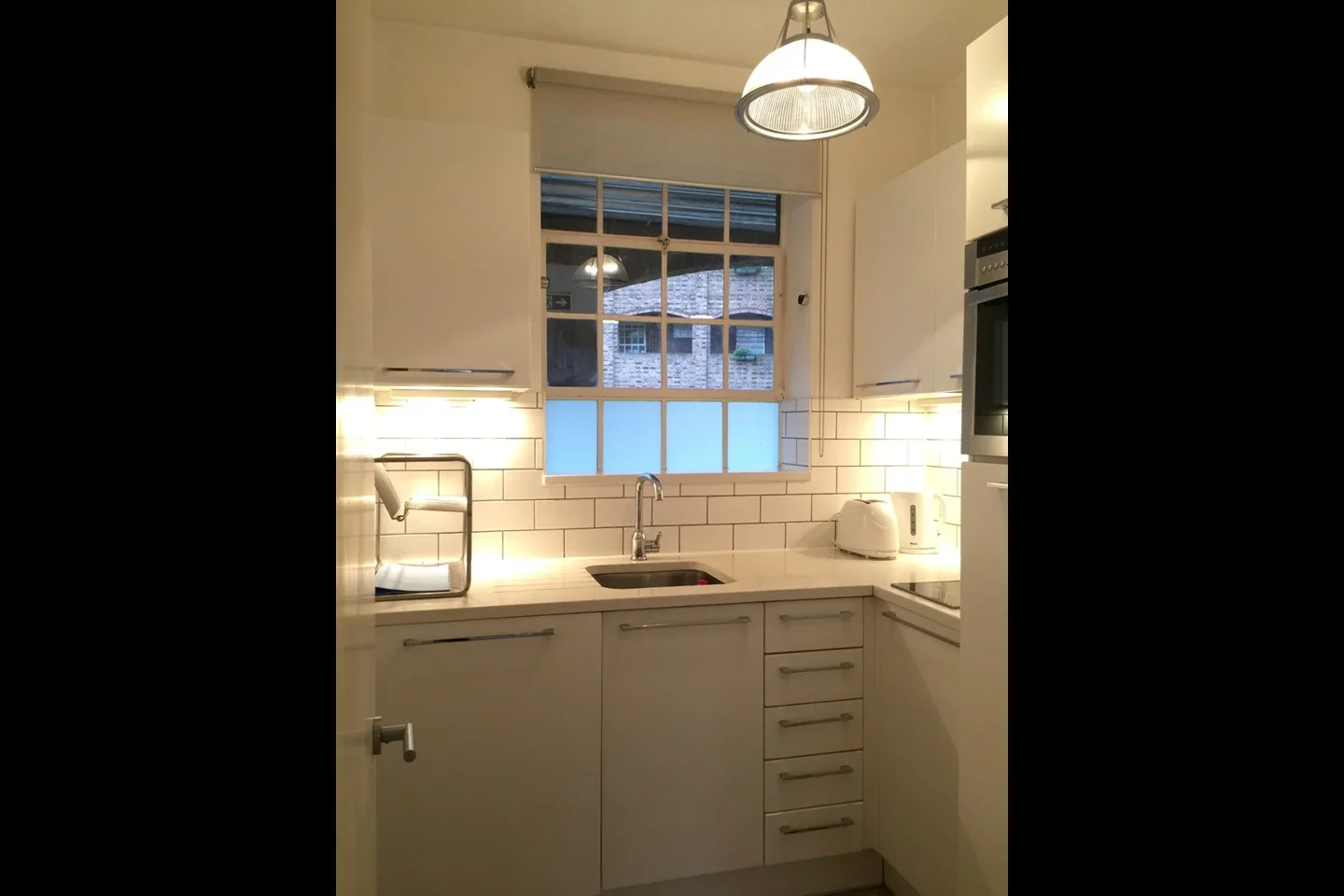 Flat Mortimer Crescent in Greater London