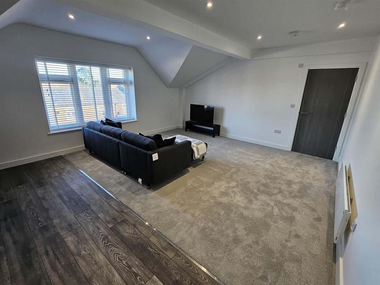 Flat Halliwell Road in Bolton