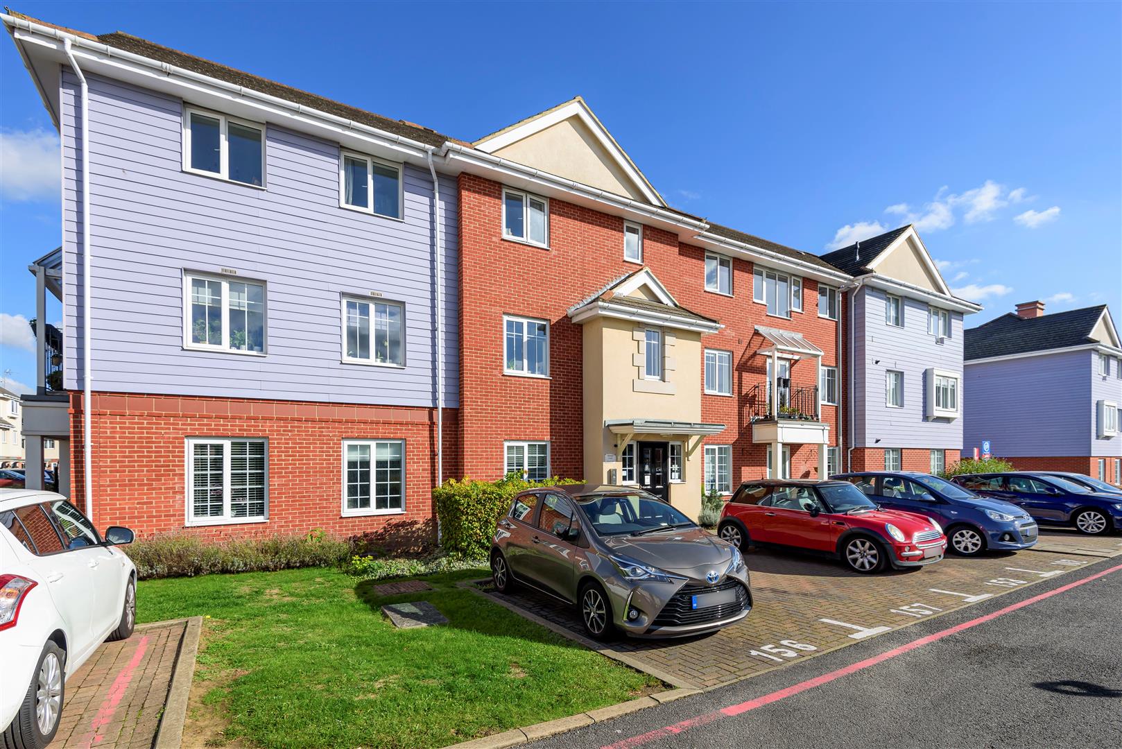 Flat Coleridge Drive in Greater London