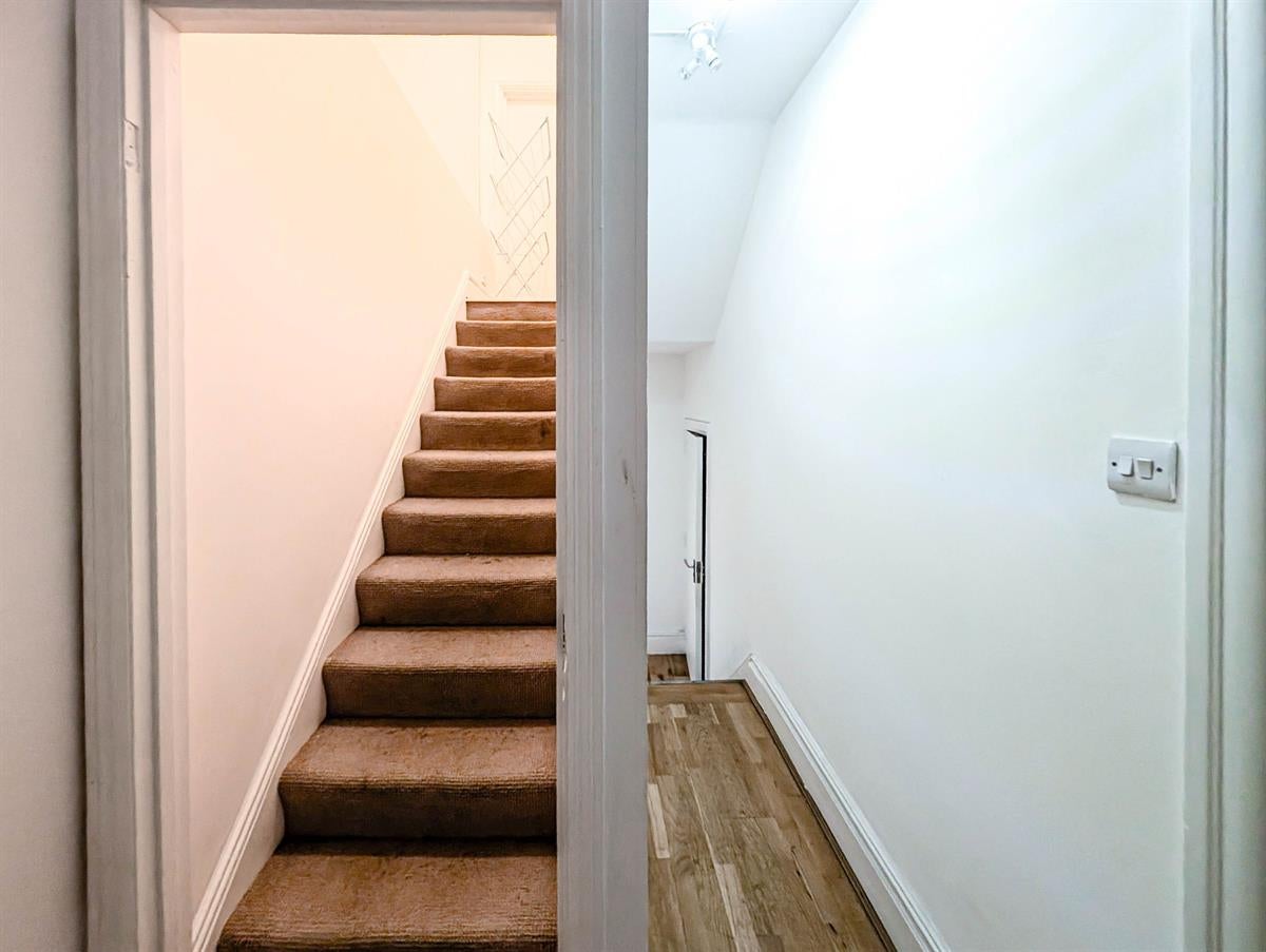 Flat Durnsford Road in Greater London