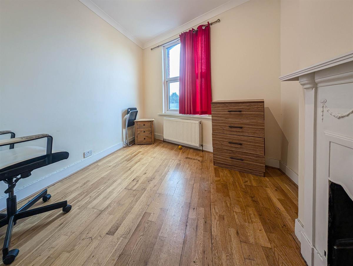 Flat Durnsford Road in Greater London