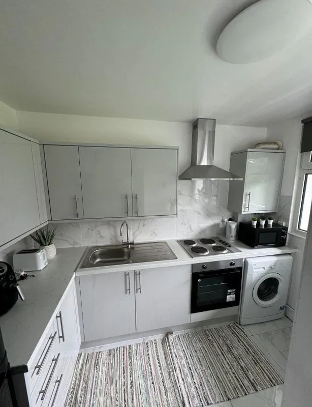 Room Whitechapel Road in Greater London