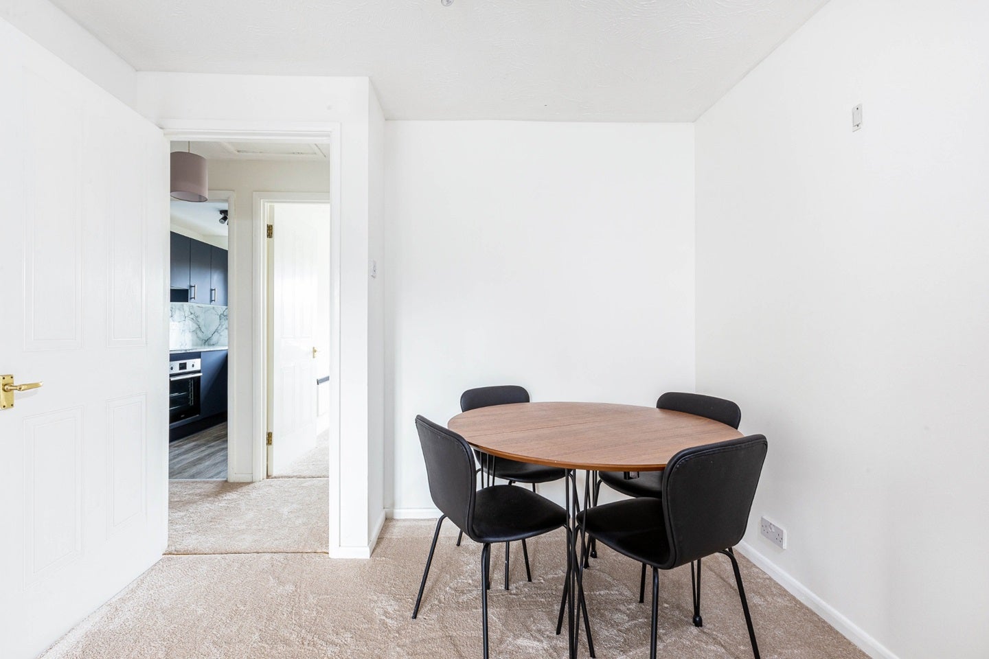 Flat Curtis Drive in Greater London