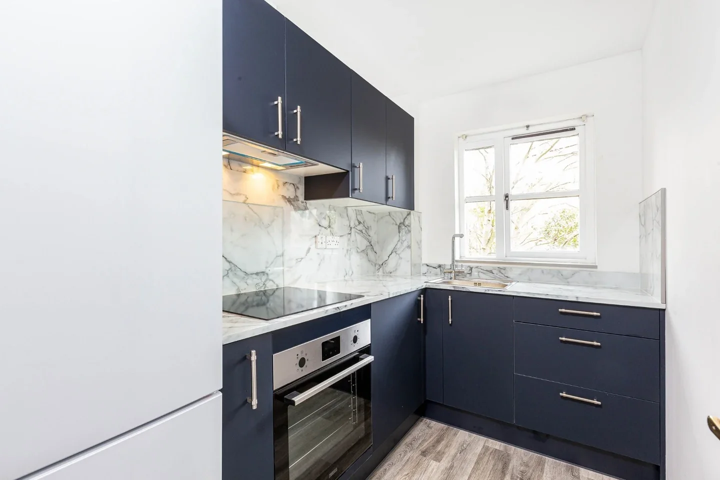 Flat Curtis Drive in Greater London