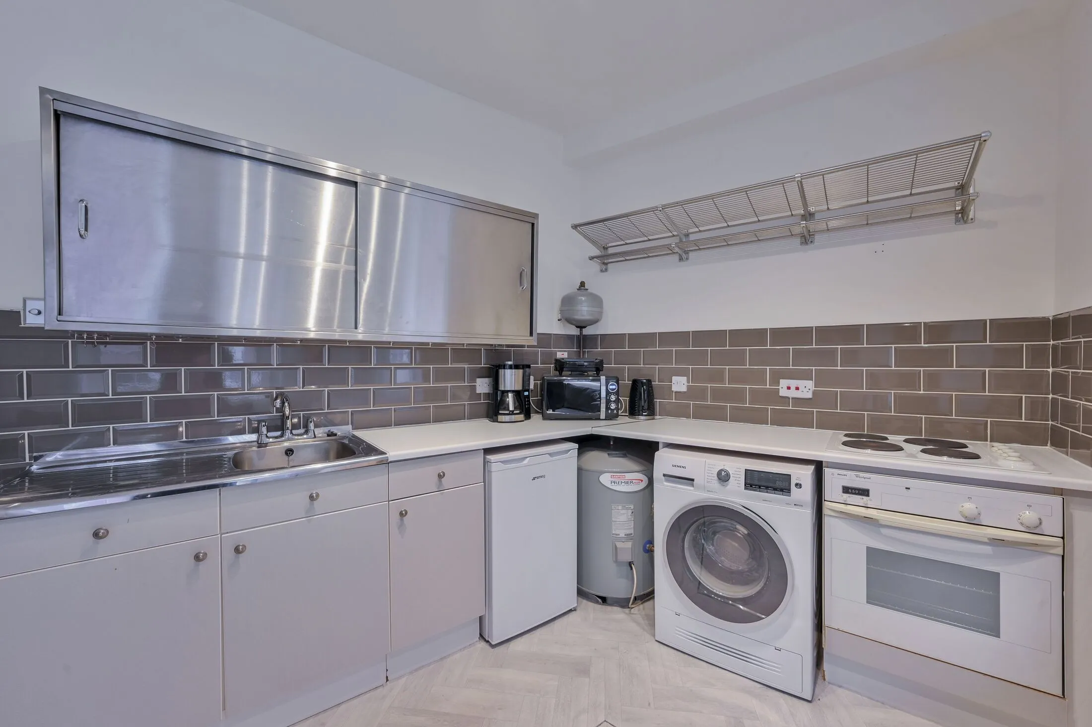 Flat Ambrosden Avenue in City of Westminster