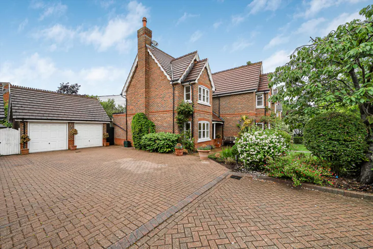 House Bainbridge Close in Greater London