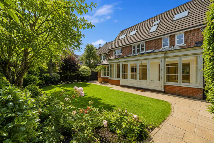 House Bainbridge Close in Greater London