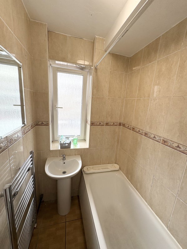 Room Balaclava Road in Greater London