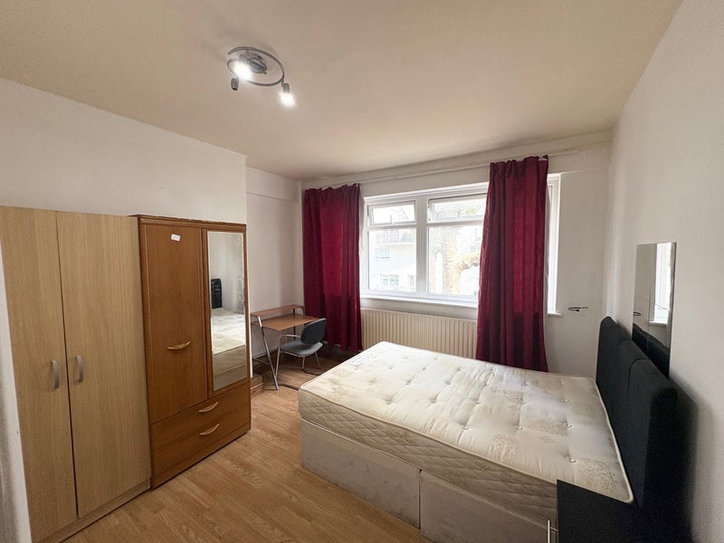 Room Balaclava Road in Greater London