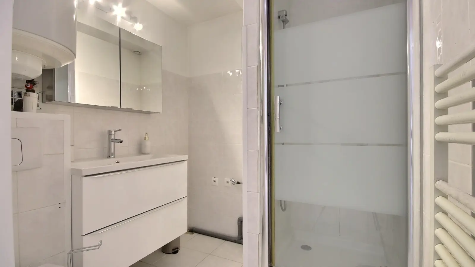 Flat Rue de Romainville in Les Lilas