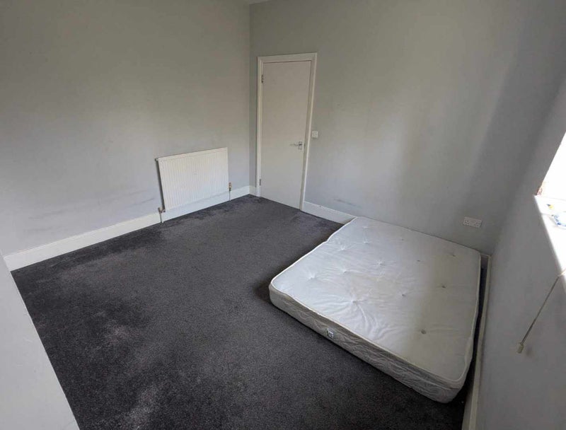 Room Reservoir Road in Greater London