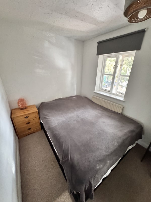 Room Widgeon Close in Greater London