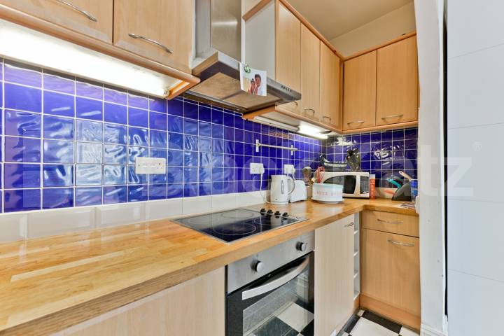 Room Borough High Street in Greater London