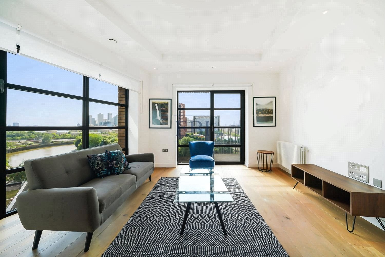 Flat Lyell Street in Greater London