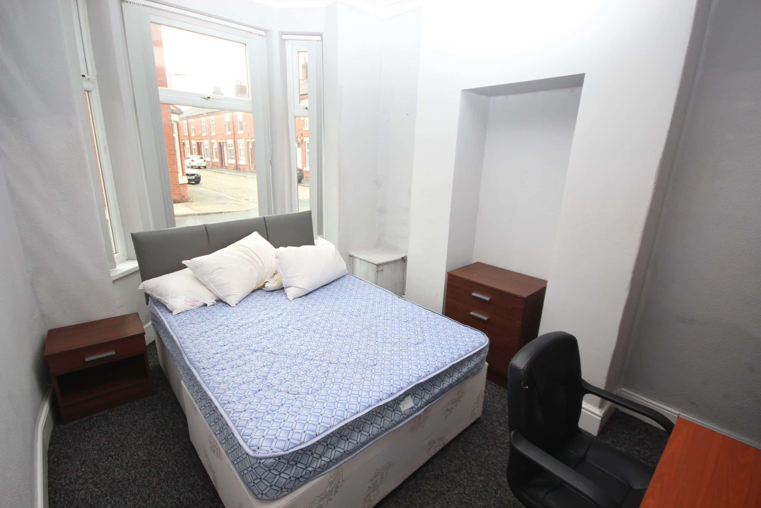 Flat Coniston Street in Salford