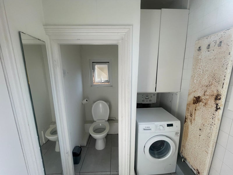 Room Southwell Road in Greater London