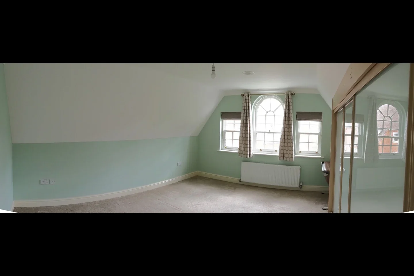 Room Rhapsody Crescent in Brentwood