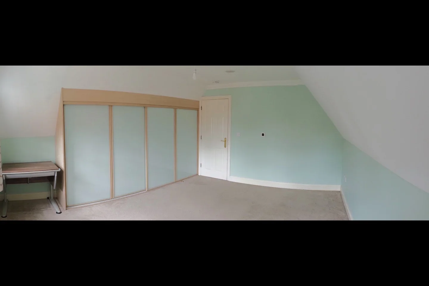 Room Rhapsody Crescent in Brentwood