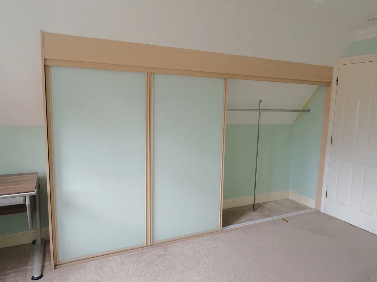 Room Rhapsody Crescent in Brentwood