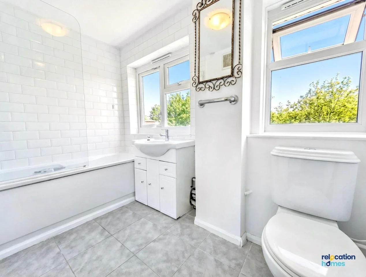Flat Pellatt Grove in Greater London