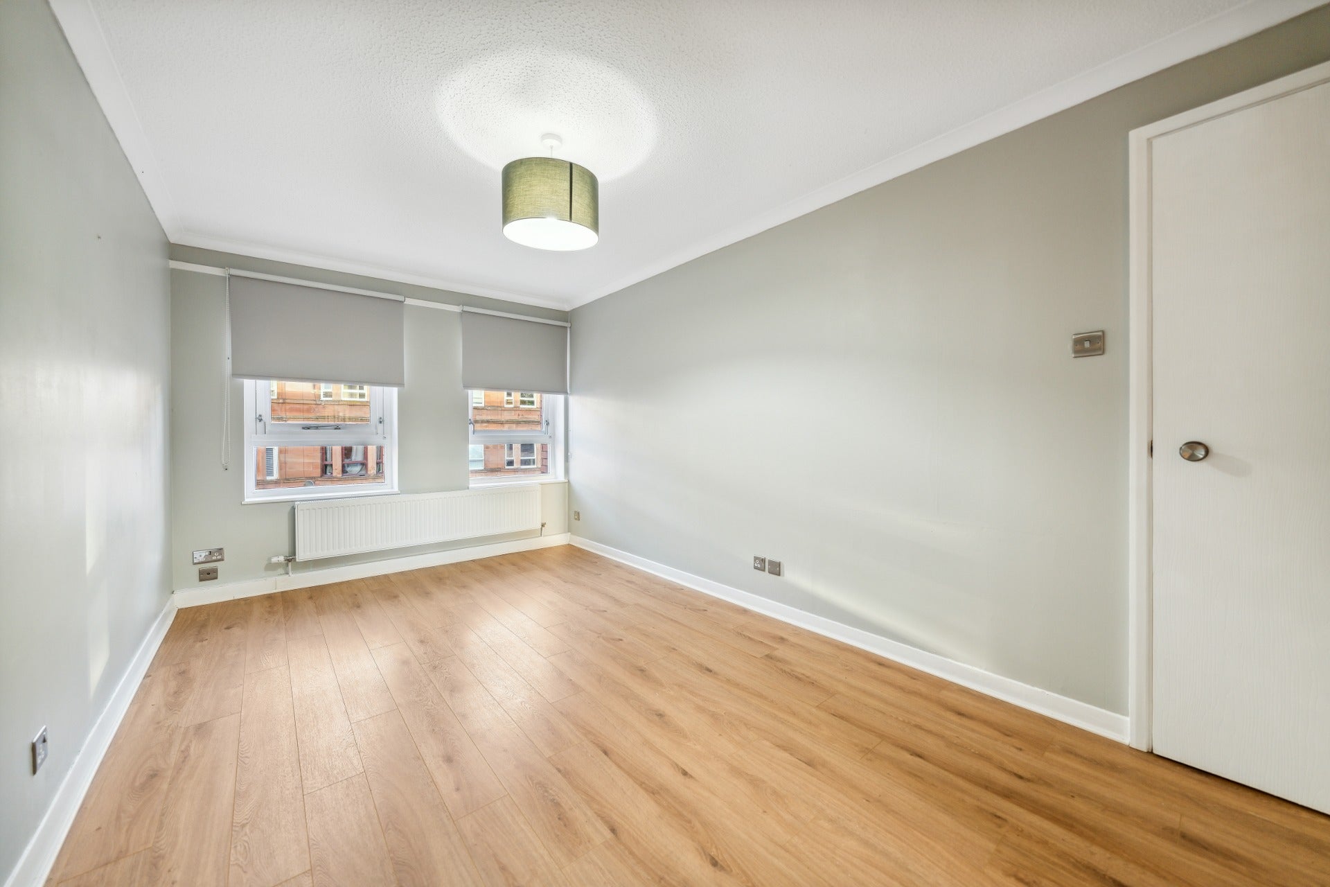 Flat Holmlea Road in Glasgow