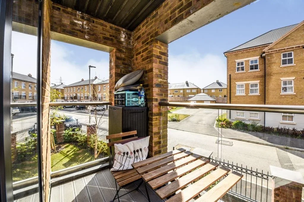 Flat Mortimer Square in Ebbsfleet Garden City