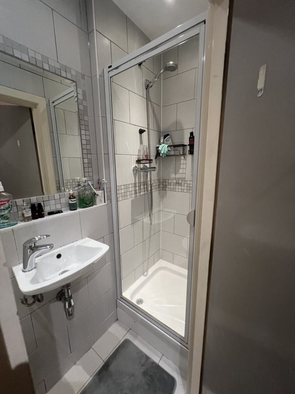 Room Fieldgate Street in Greater London