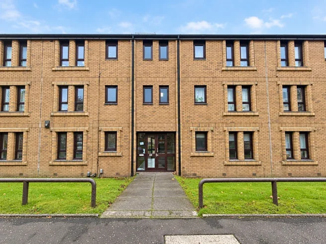 Flat Raeberry Street in Glasgow