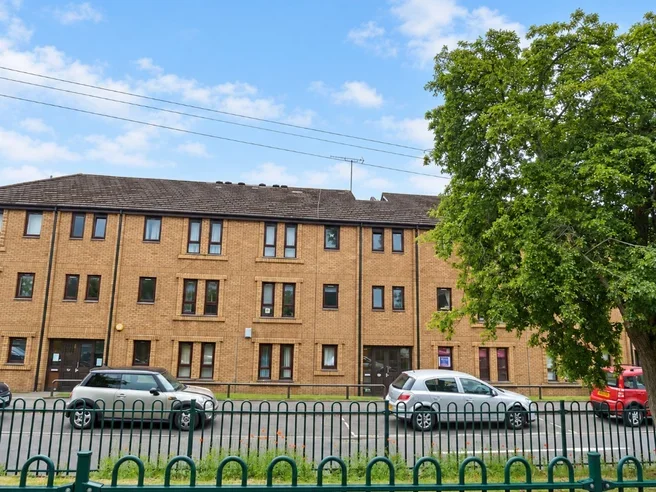 Flat Raeberry Street in Glasgow
