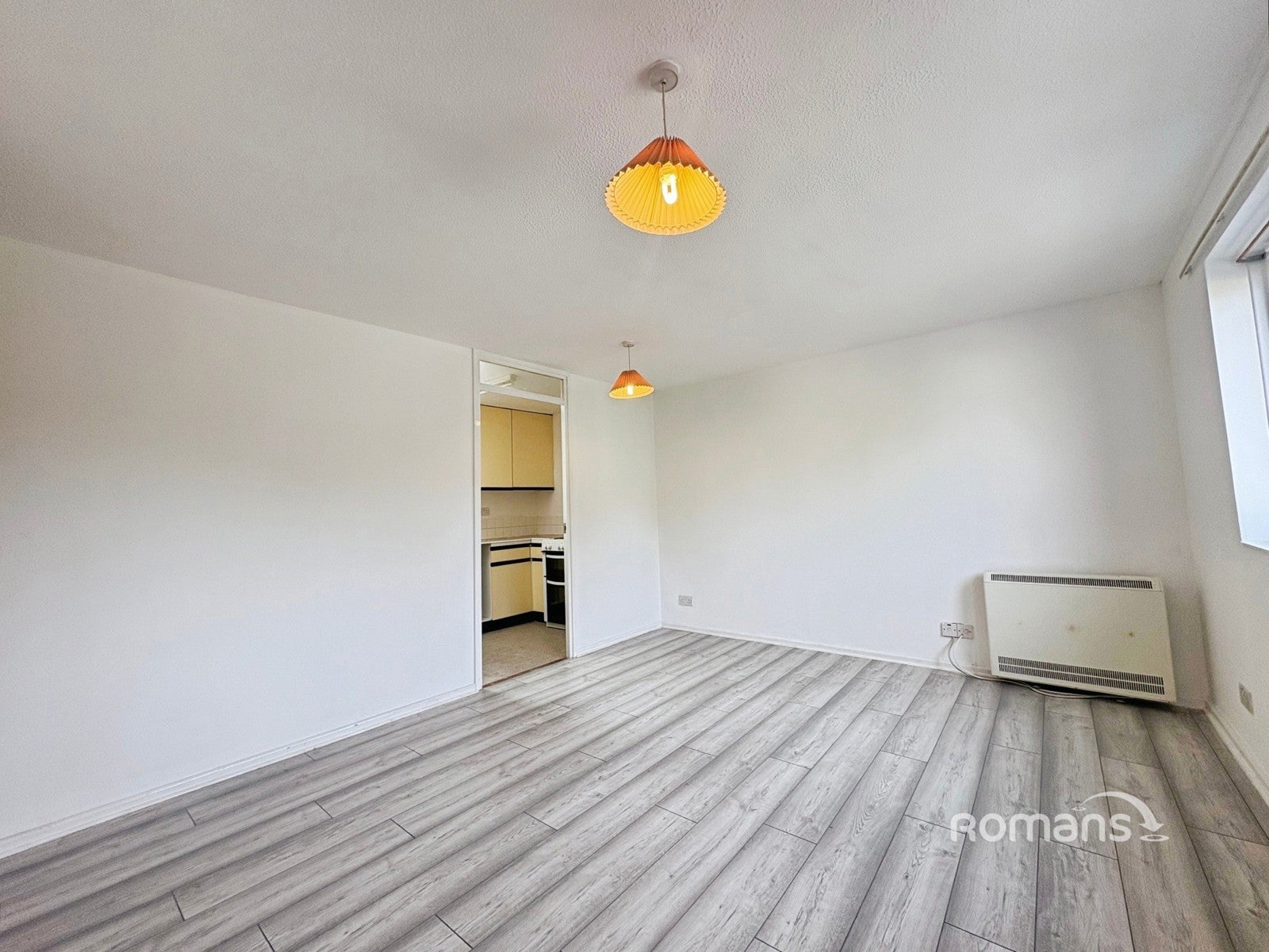 Flat Grosvenor Road in Rushmoor