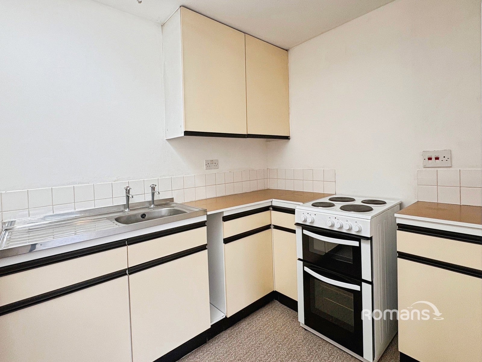 Flat Grosvenor Road in Rushmoor