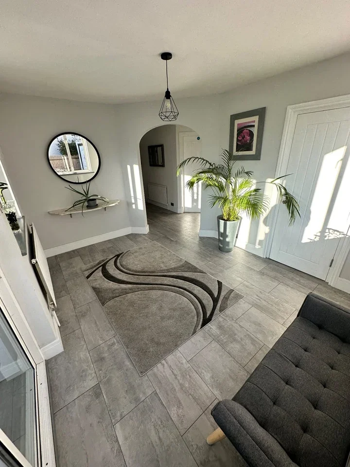 Room Warwick Road in Greater London