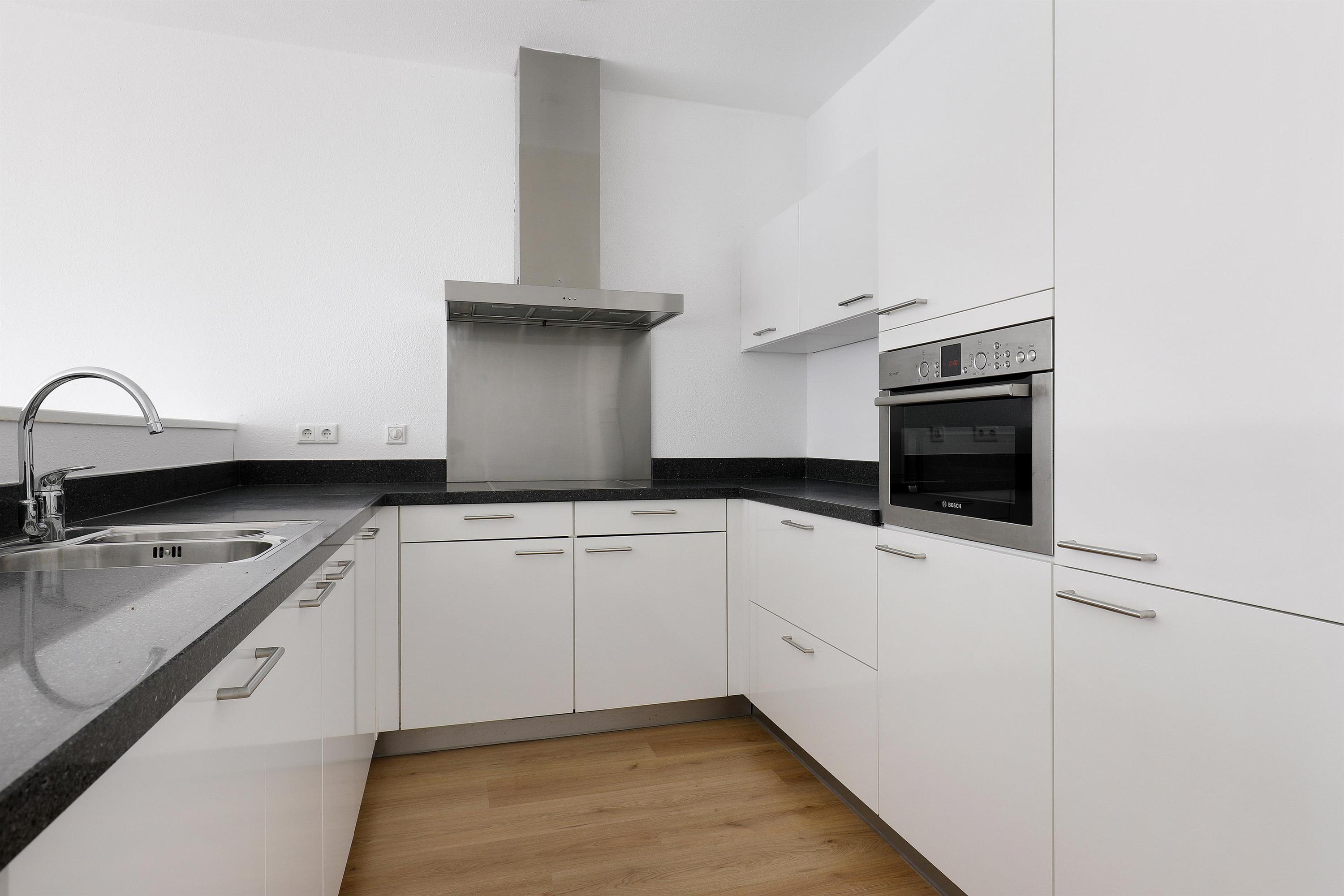 Appartement te huur: Koningin Wilhelminaplein 208, Amsterdam