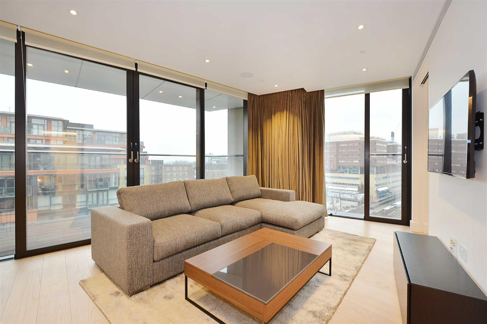 Flat Merchant Square in London
