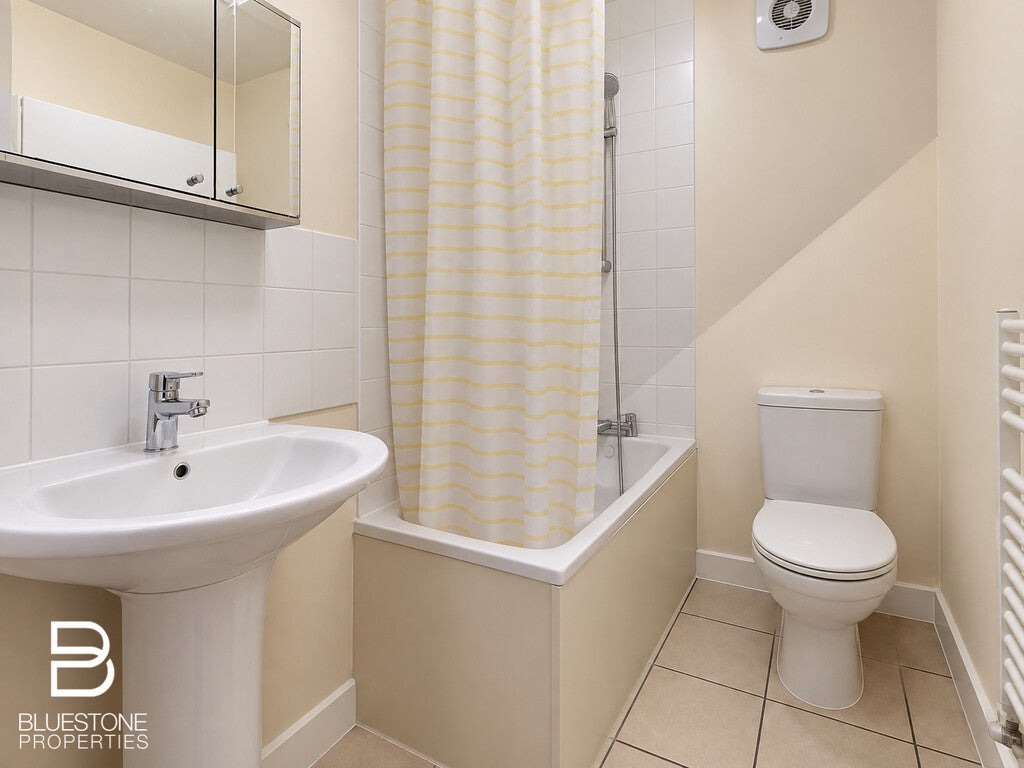 Flat Upper Tooting Road in Greater London