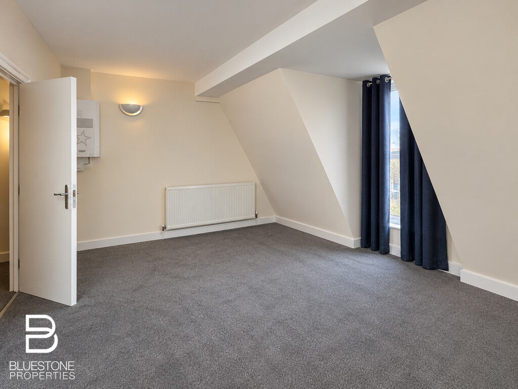 Flat Upper Tooting Road in Greater London