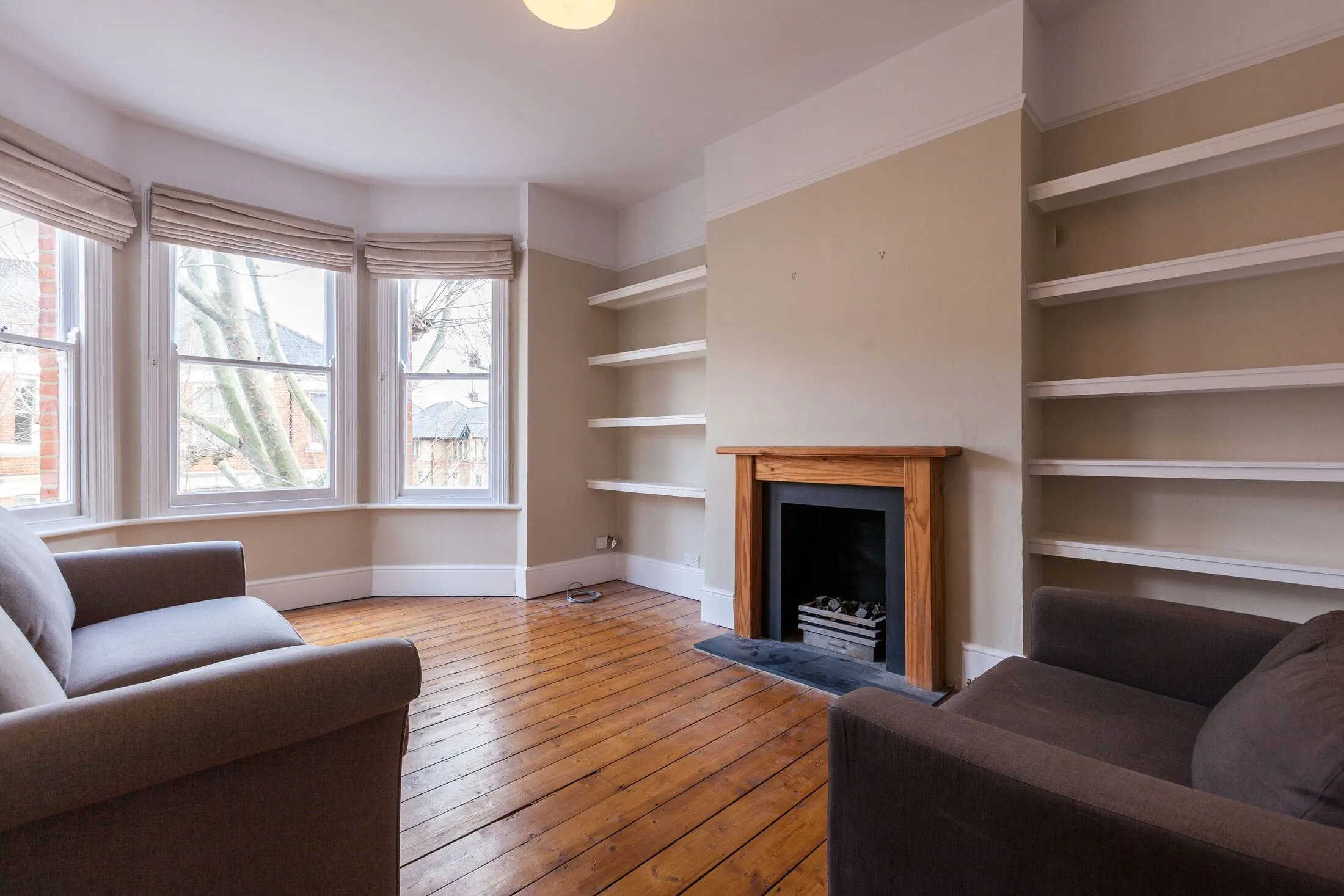 Flat Hillyard Street in Greater London