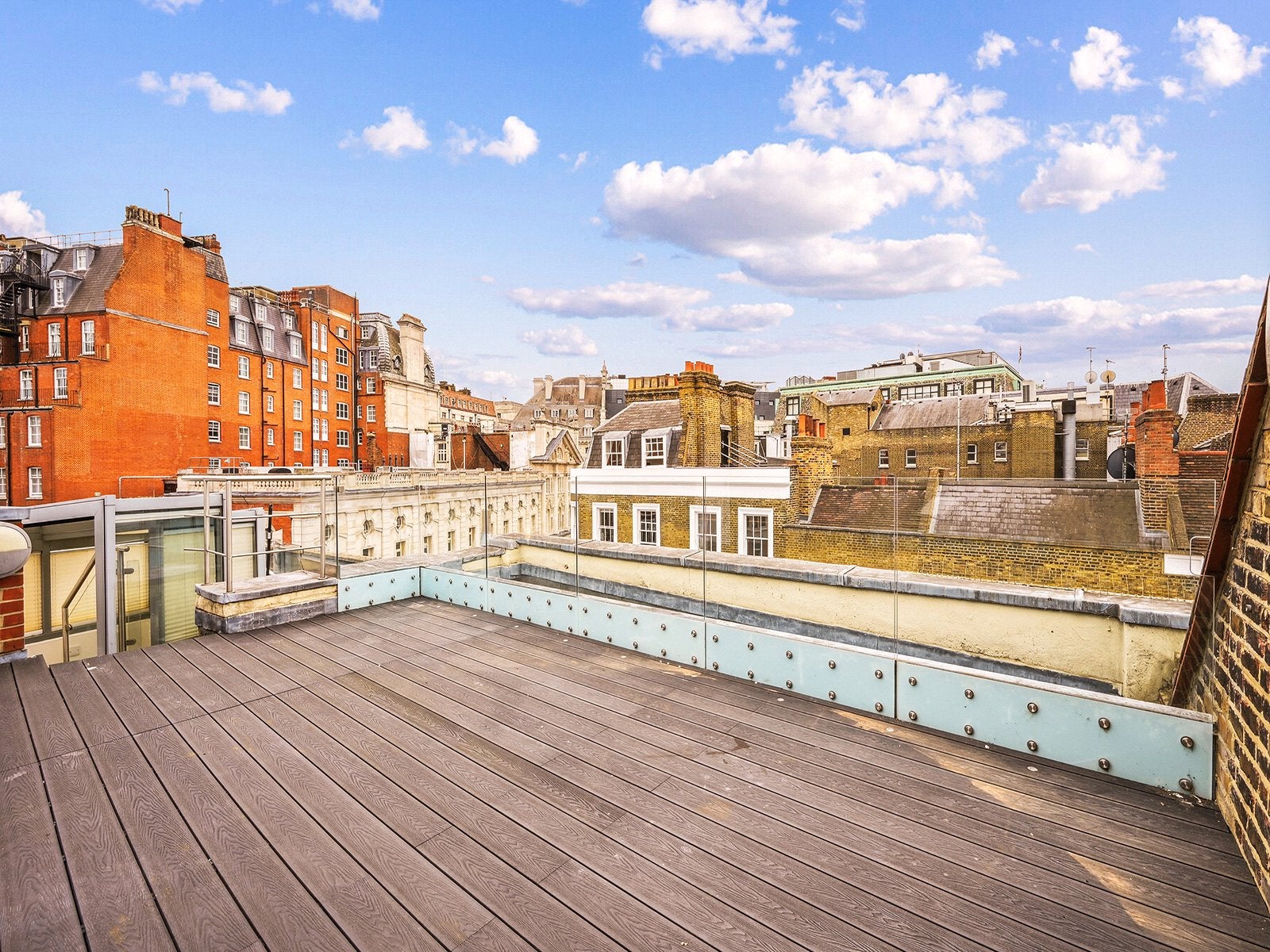 Flat Catherine Street in City of Westminster
