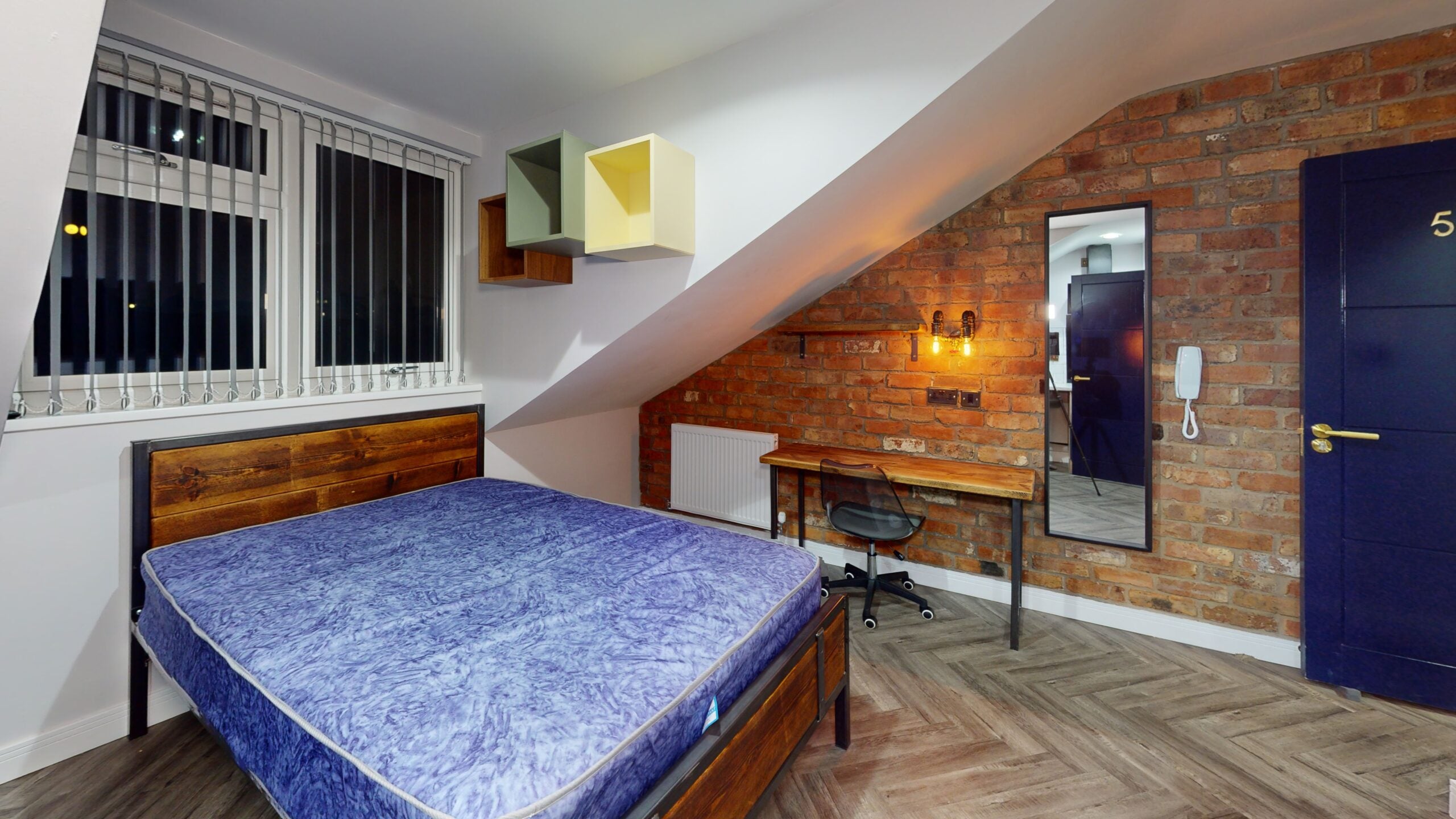 Room Croydon Road in Birmingham