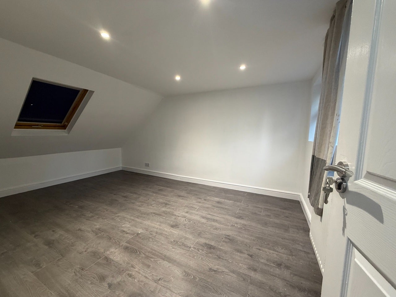 Room Deansway in Chesham
