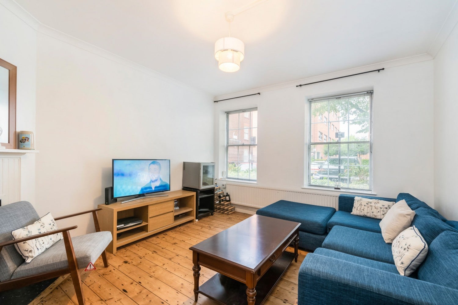 Flat Hortensia Road in Greater London