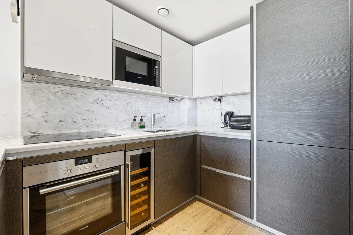 Flat Beadon Road in Greater London
